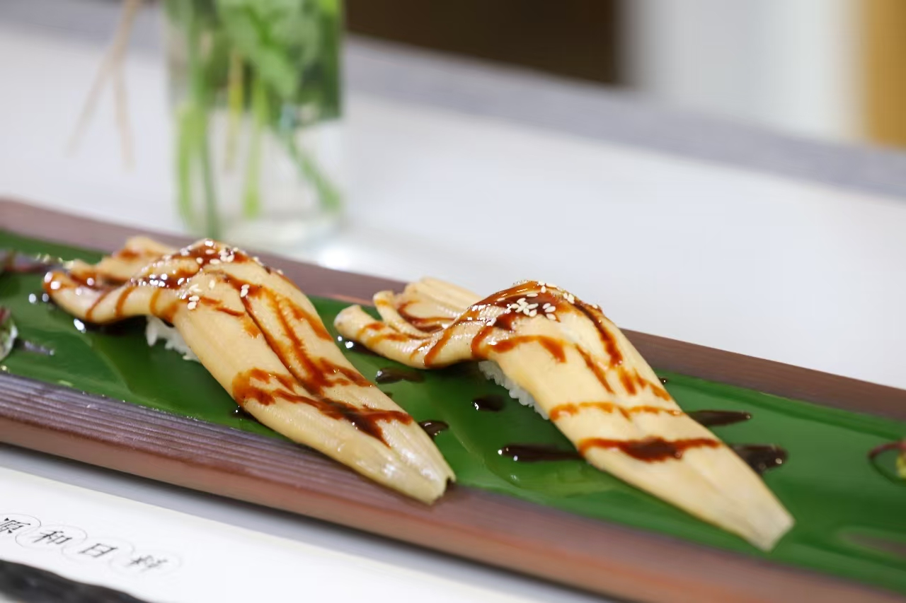 Boiled eel